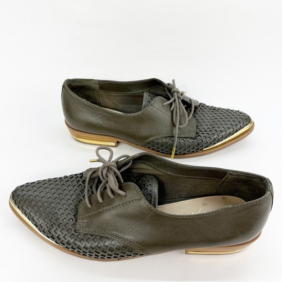 Fergie "Invert" Olive Green Perforated Leather Oxfords Gold Toe Cap W 7.5M - Picture 3 of 10